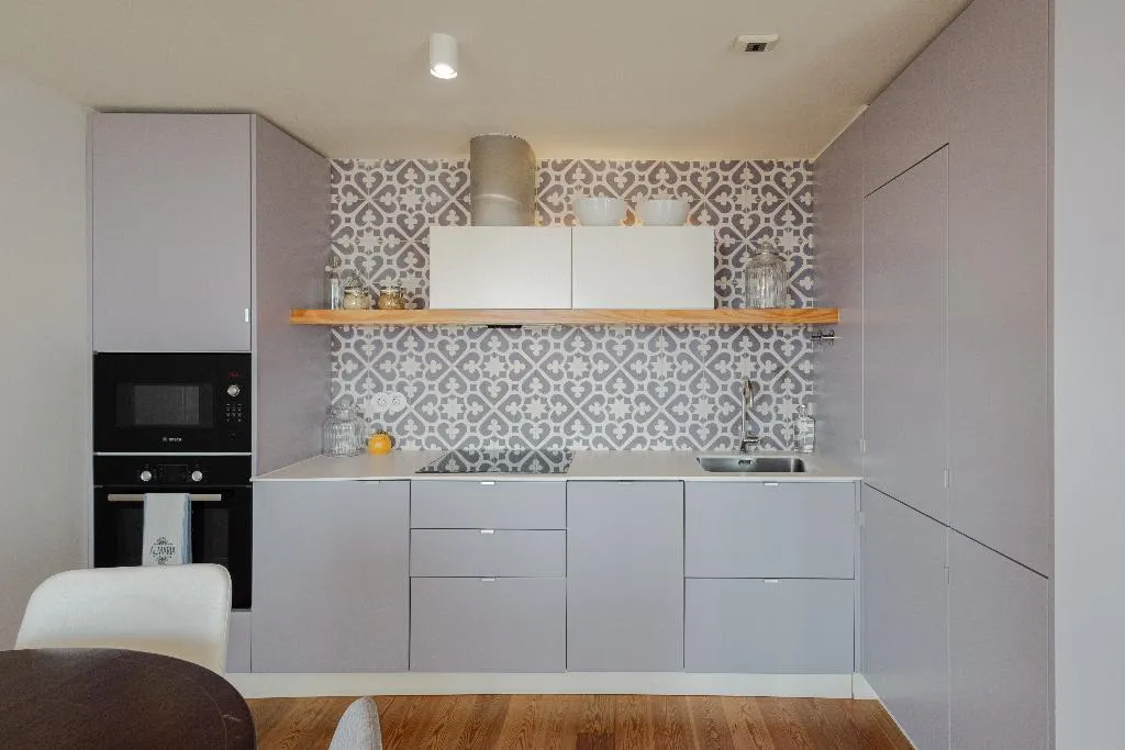 APARTMENT DELUXE ONE BEDROOM Room, Almaria - Edificio Da Corte, Lisbon