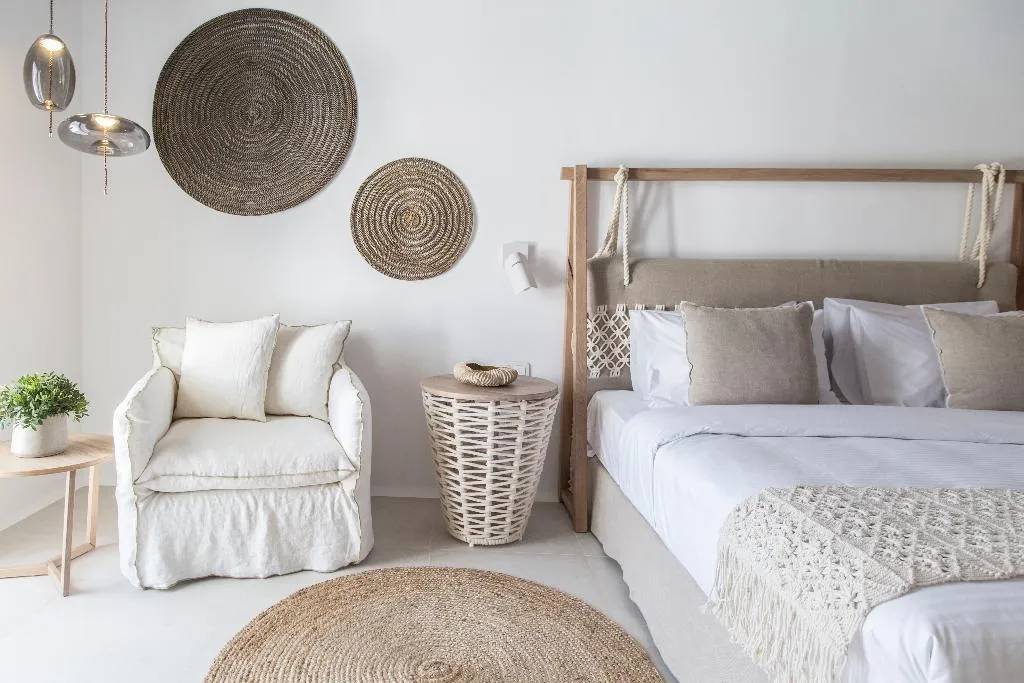 SUITE WITH JACUZZI Room, Adorno Suites Mykonos, Mykonos