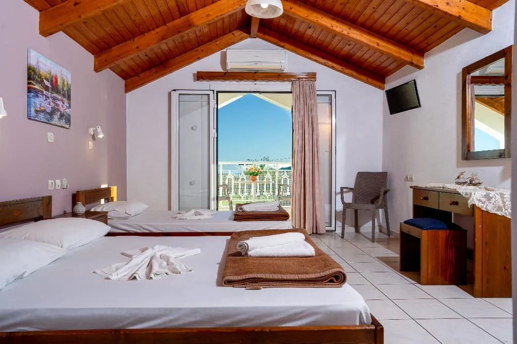 STUDIO CAPACITY 2 Room, Antonis Apartments Pool Bar, Zante