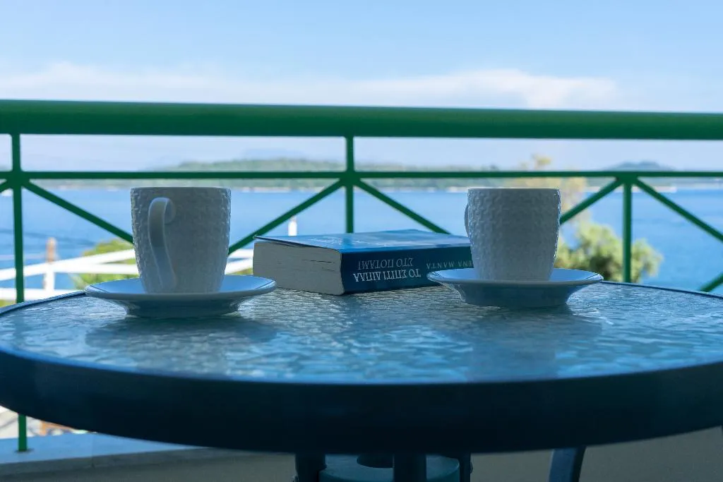 TRIPLE SEA VIEW Room, Tropicana Inn, Athens