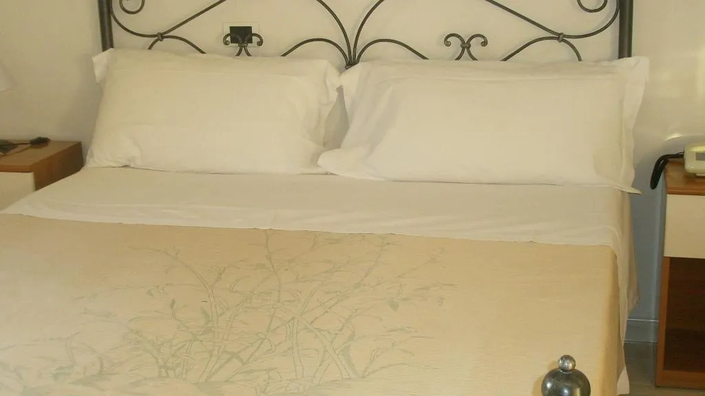 Room, Athena, Perugia