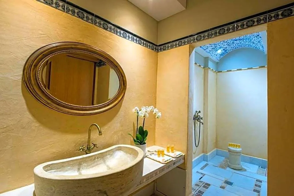 Room, Parthenis Palace, Crete
