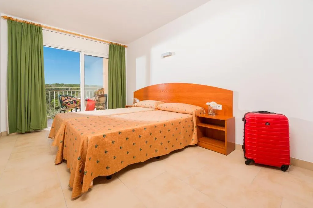 APARTMENT CAPACITY 6 TWO BEDROOMS Room, Apartaments Condado, Costa Brava