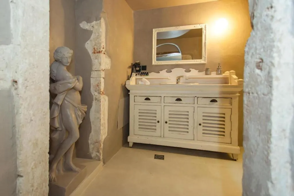 Room, Chania Inn, Crete