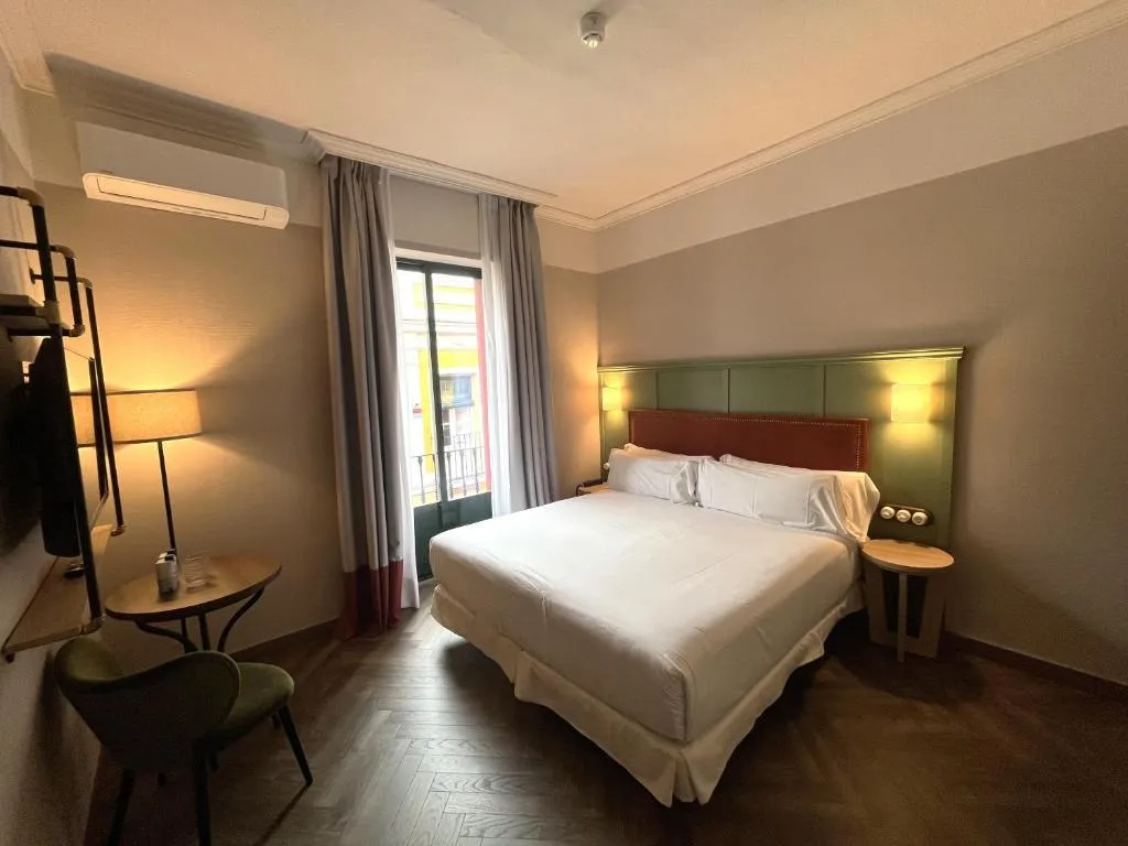 DOUBLE SUPERIOR Room, Honest Sevilla, Seville