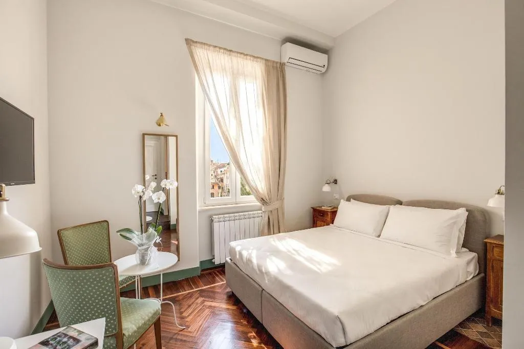 Room, Tree Charme Trilussa, Rome