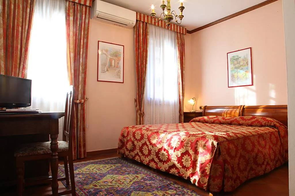 DOUBLE SUPERIOR Room, Park Hotel Villa Giustinian, Venice