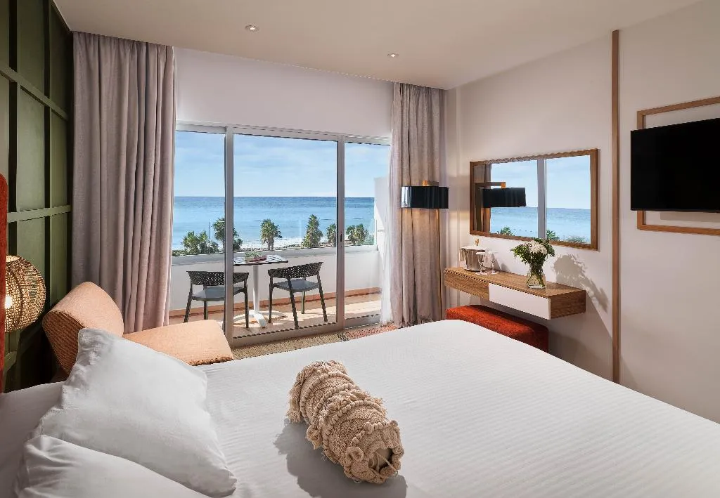 DOUBLE DELUXE SEA VIEW Room, Leonardo Cypria Bay, Cyprus