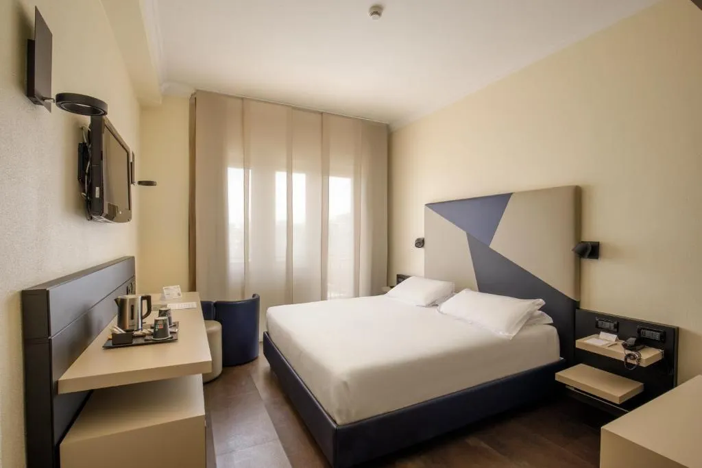 DOUBLE KING SIZE BED Room, Best Western Plus Globus Hotel, Rome