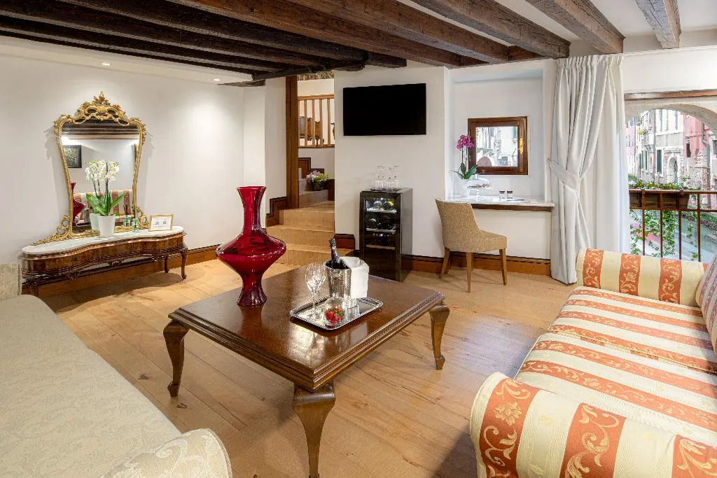 SUITE STANDARD Room, All'Angelo Art Hotel, Venice