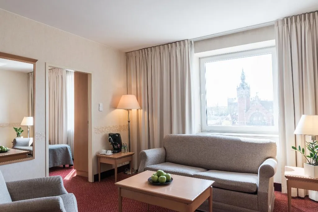 JUNIOR SUITE STANDARD Room, Scandic Gdansk, Gdansk