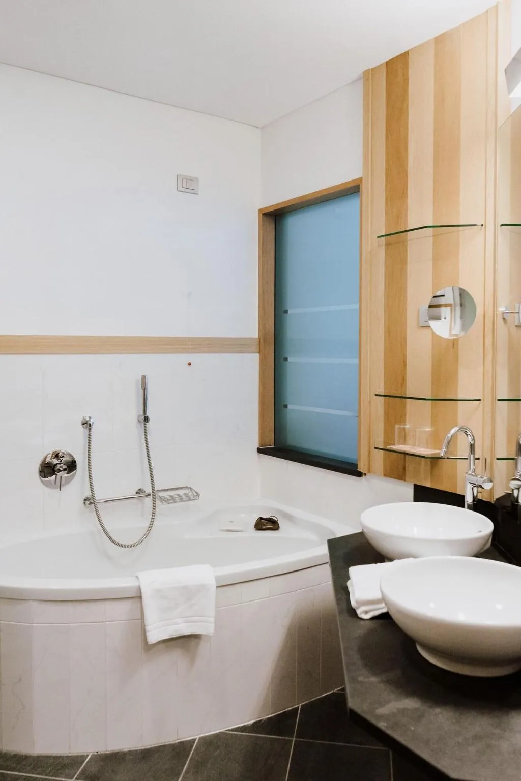 Room, Lac Salin Spa & Mountain Resort, Milan