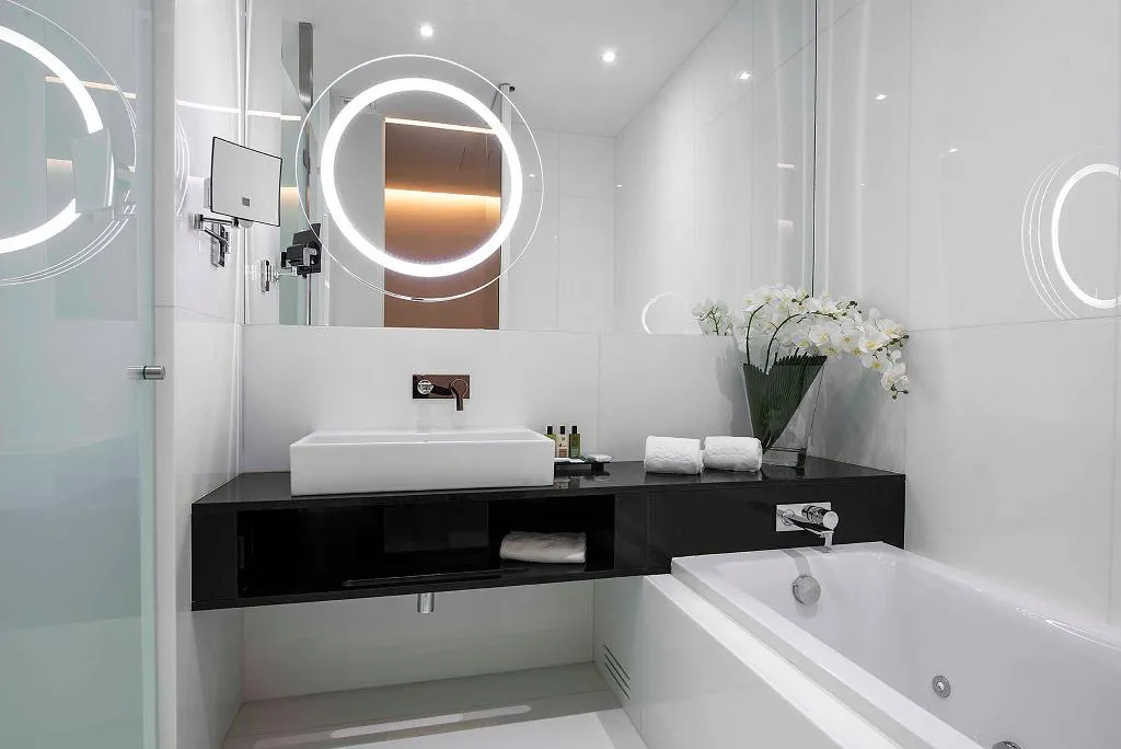 TWIN SUPERIOR CAPACITY 4 Room, BessaHotel Liberdade, Lisbon