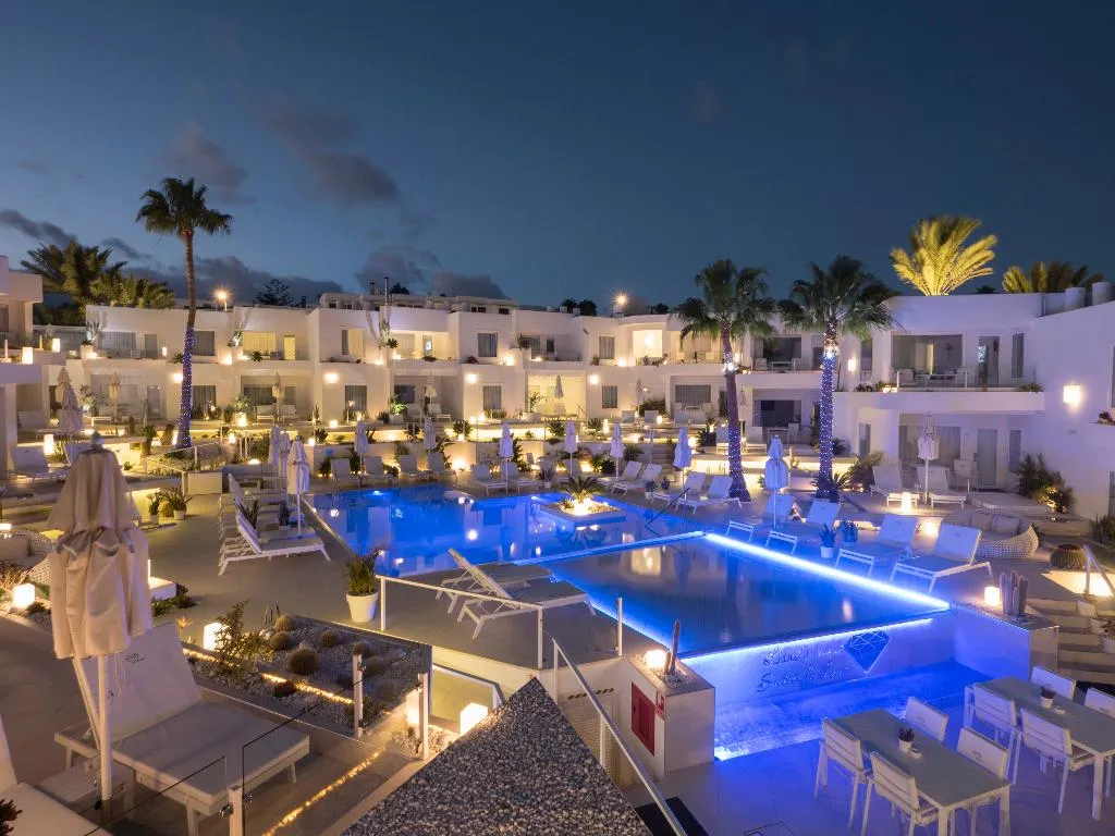 Pool, Lani's Suites de Luxe, Lanzarote