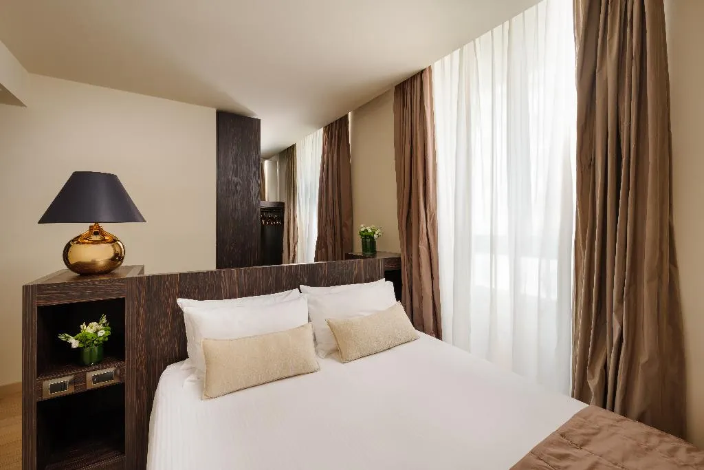 SINGLE DELUXE Room, The Square Milano Duomo, Milan