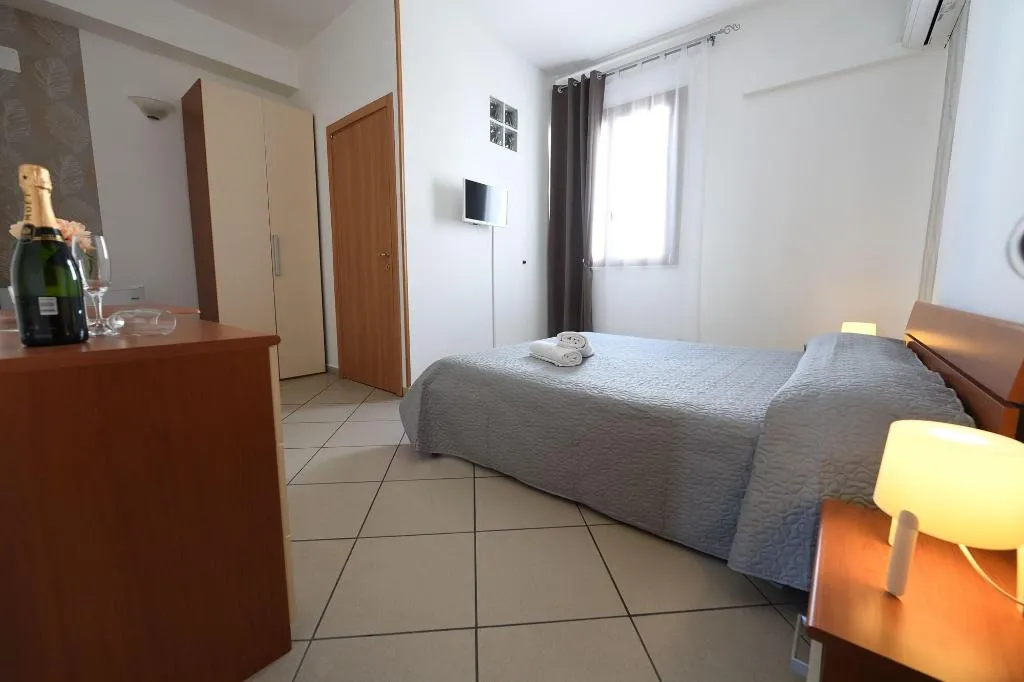 Room, Green Garden, Palermo