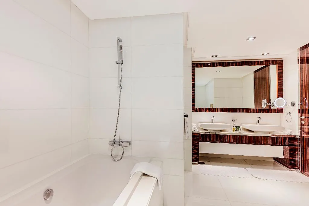SUITE FOUR BEDROOMS Room, Hilton Dubai The Walk, Dubai