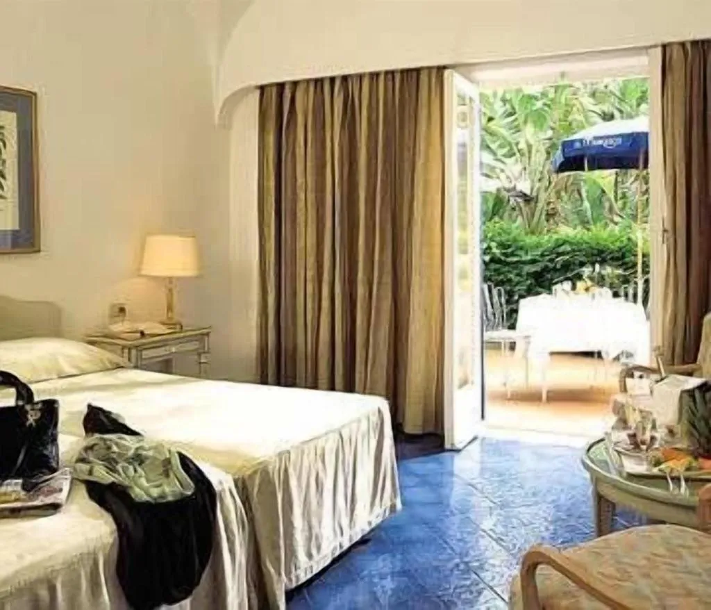 Room, Grand Hotel il Moresco, Naples