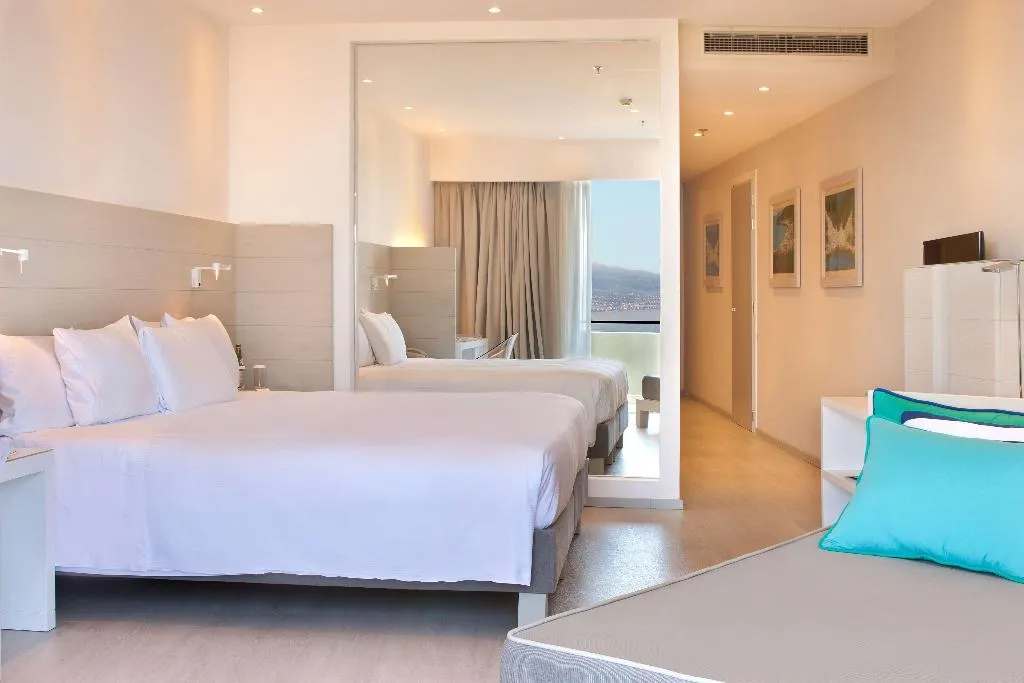 TRIPLE EXECUTIVE SEA VIEW Room, Hilton Sorrento Palace, Naples
