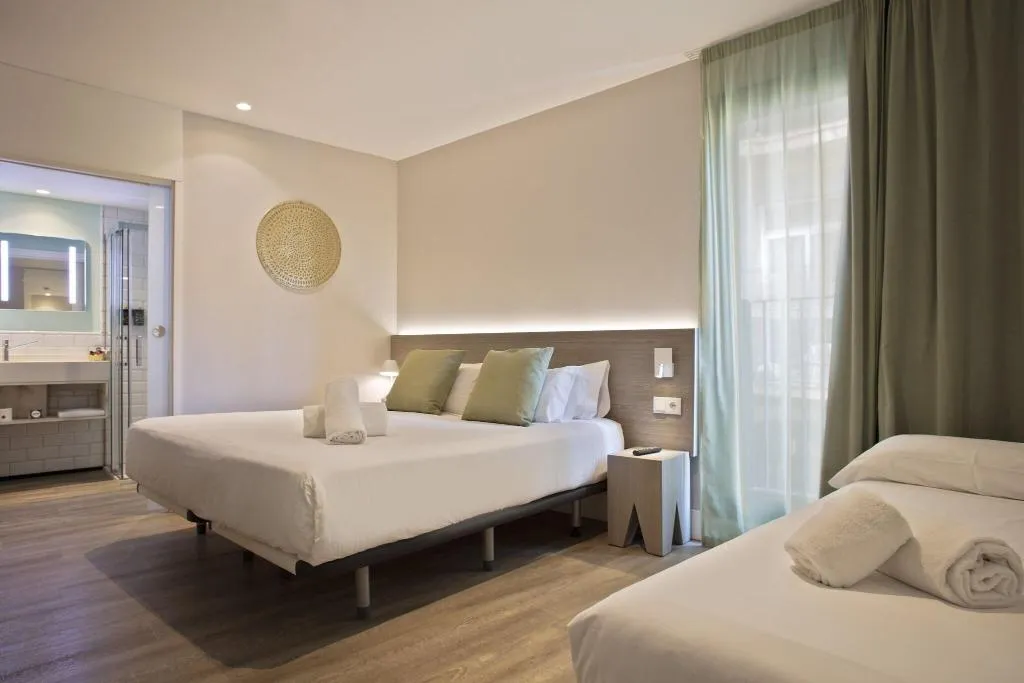 TRIPLE STANDARD Room, Niu Barcelona, Barcelona