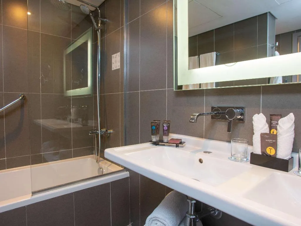 SUITE SUPERIOR KING BED Room, Novotel Cairo Airport, Cairo