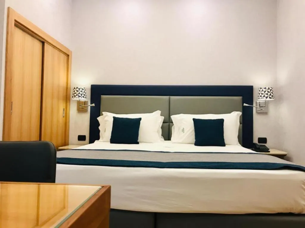 Room, American Hotel, Naples
