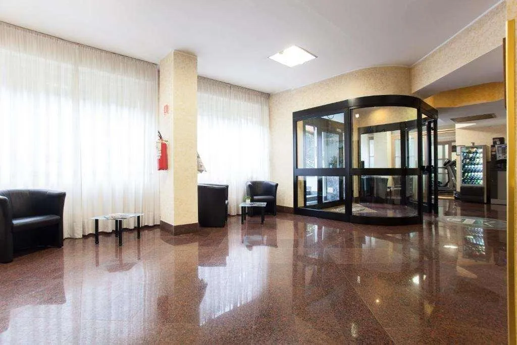 Lobby, Residence Desenzano, Milan
