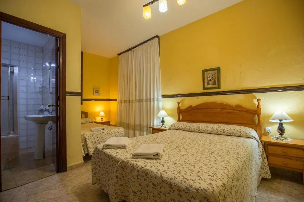 Room, Pensión Javier, Seville