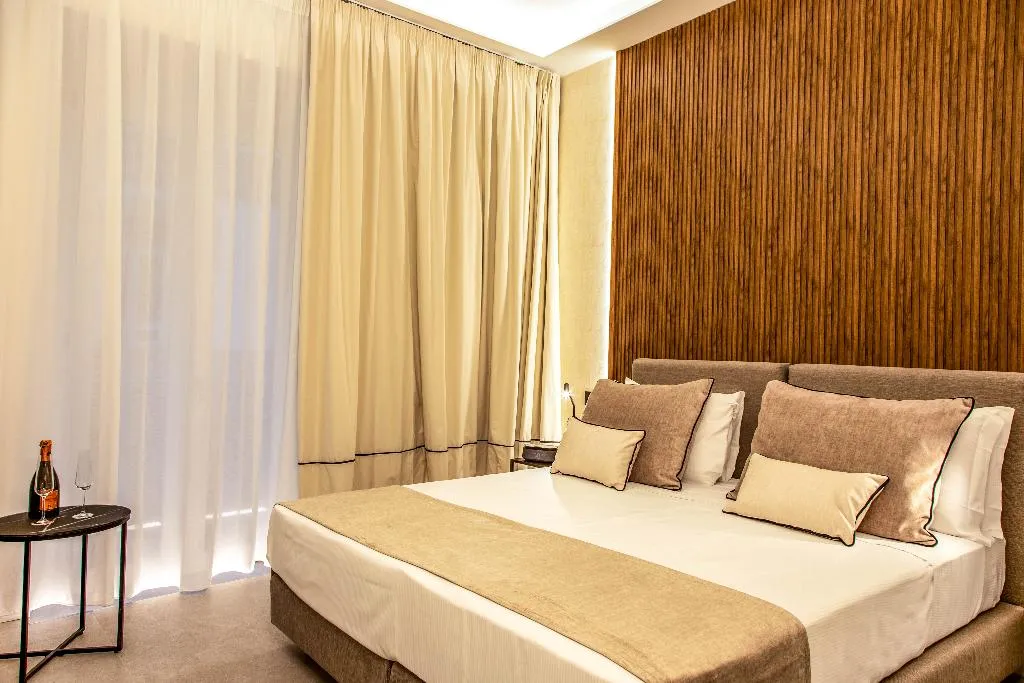 Double or Twin QUEEN SIZE BED Room, Mamalu - Corso Umberto 35, Naples