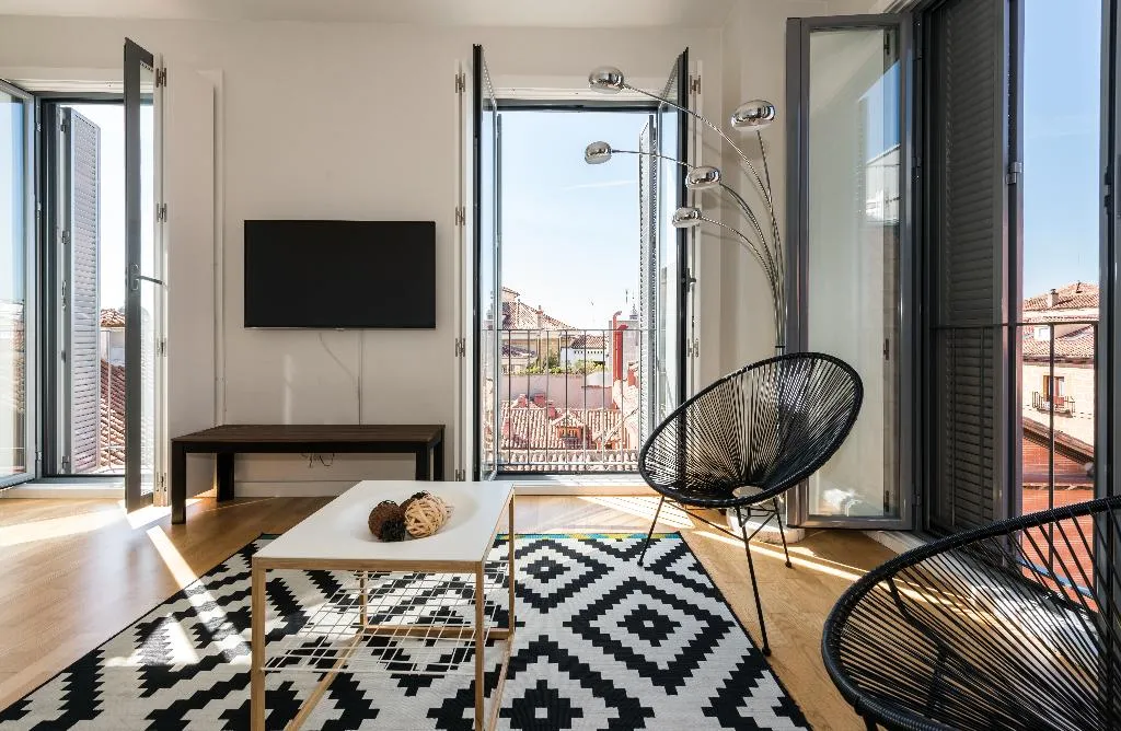 STUDIO CAPACITY 3 Room, Apartamentos Madrid Puerta del Sol, Madrid