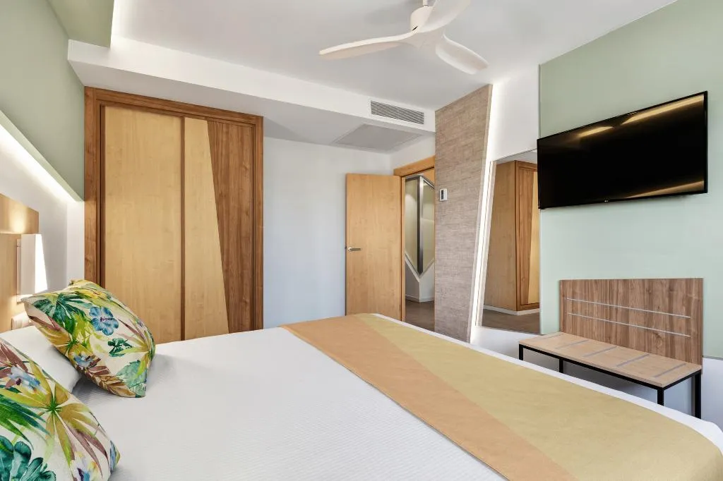 Double or Twin WITH BALCONY Room, Hotel Riu Playa Park - 0'0 All Inclusive, Majorca