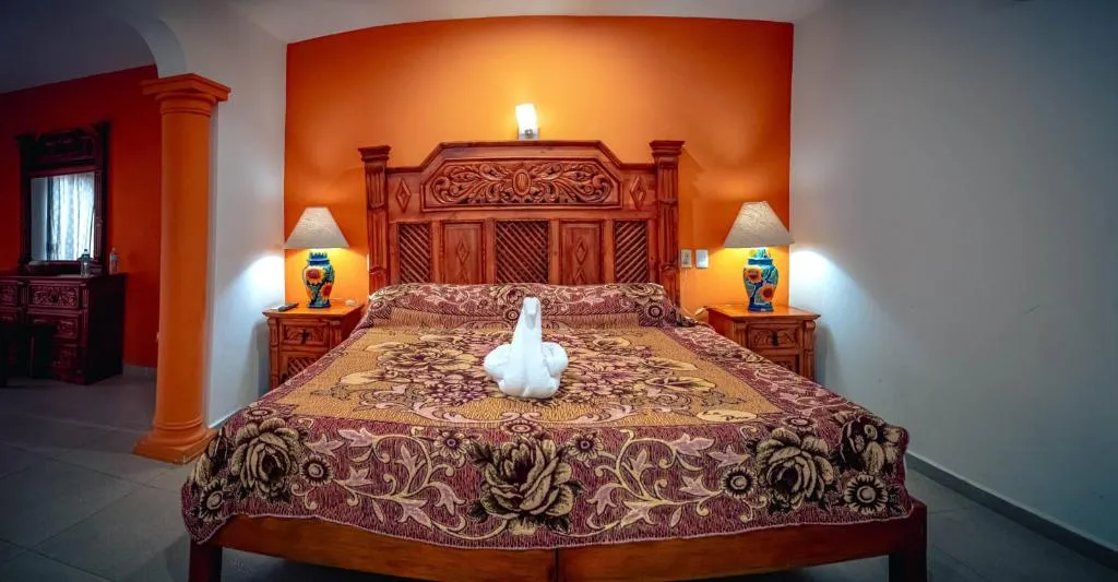SUITE KING SIZE BED Room, Hotel Rosalia, Cancun Area
