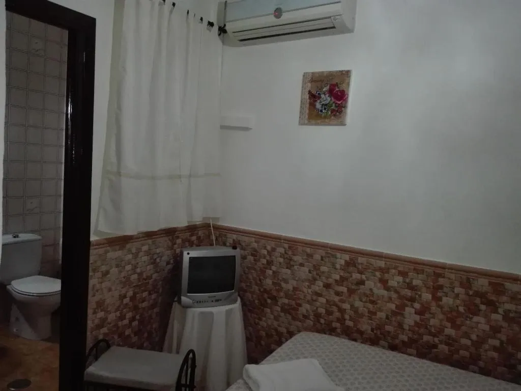 Room, Pensión Javier, Seville