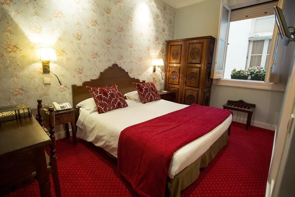 Double or Twin STANDARD Room, Dom Sancho I, Lisbon