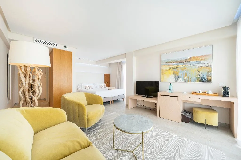 JUNIOR SUITE SEA VIEW Room, Melbeach Hotel & Spa, Majorca
