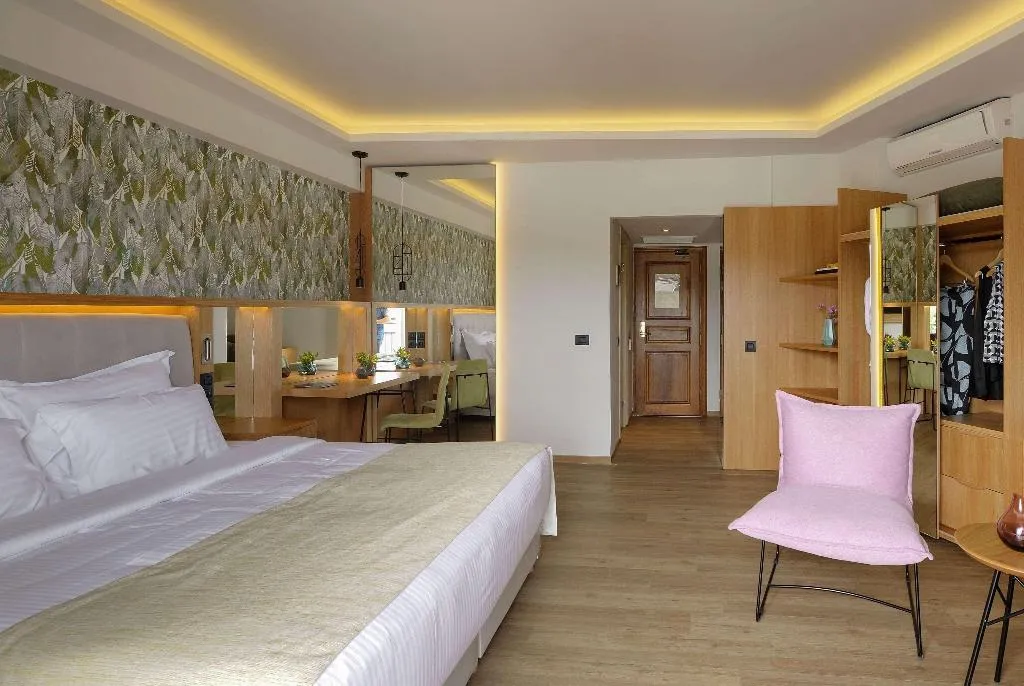 JUNIOR SUITE SEA VIEW Room, Dolce Attica Riviera, Athens