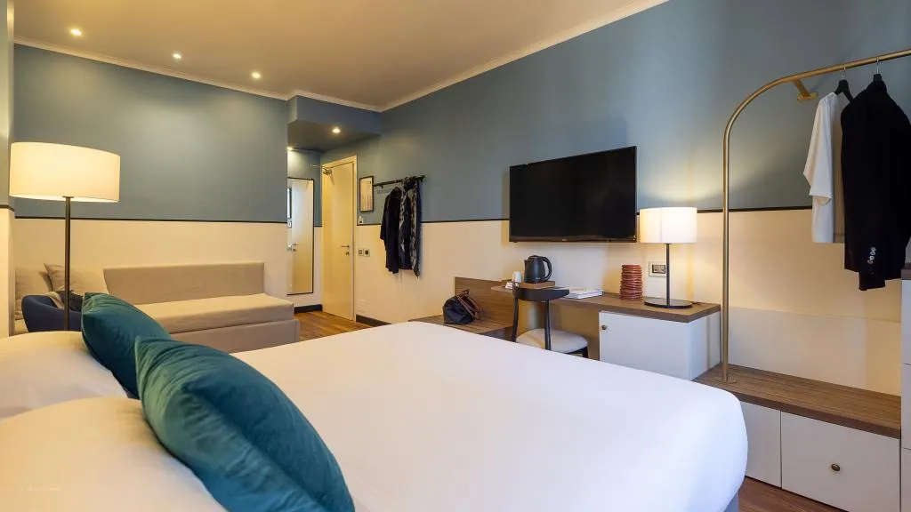 TRIPLE DELUXE Room, Hotel Canada Urban Chic, Milan