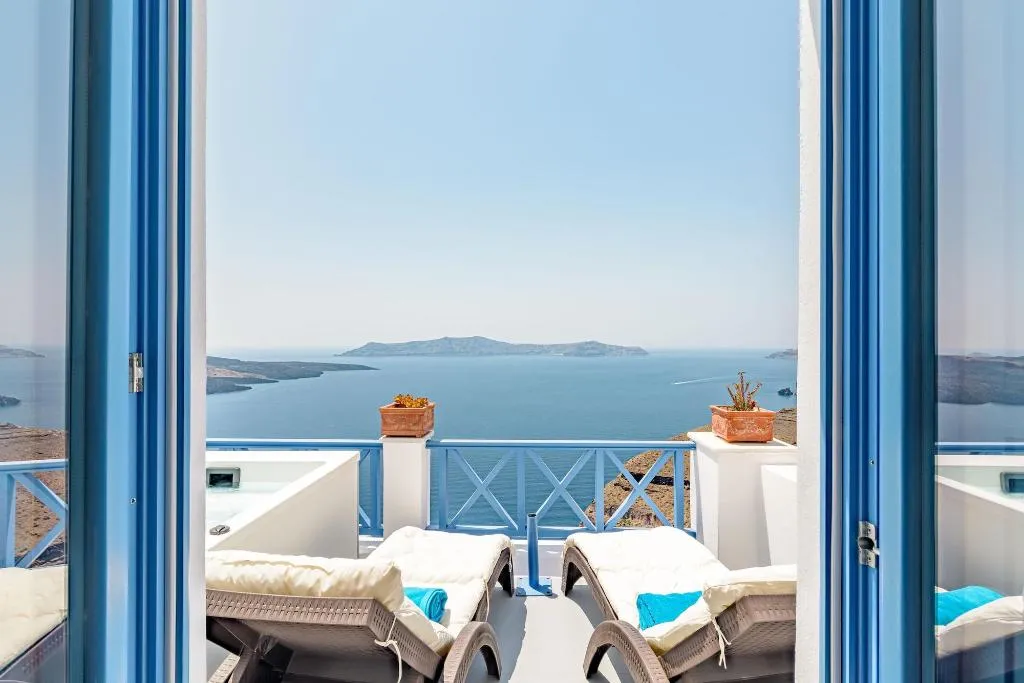 Room, Golden Grey Goose, Santorini