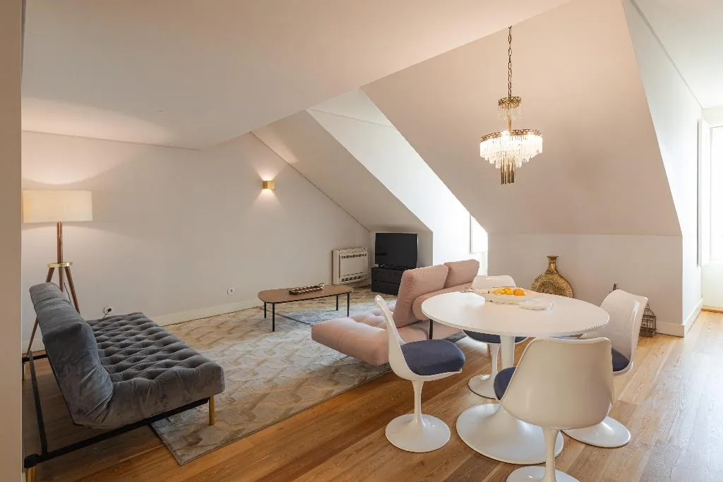 APARTMENT DELUXE ONE BEDROOM Room, Almaria - Edificio Da Corte, Lisbon