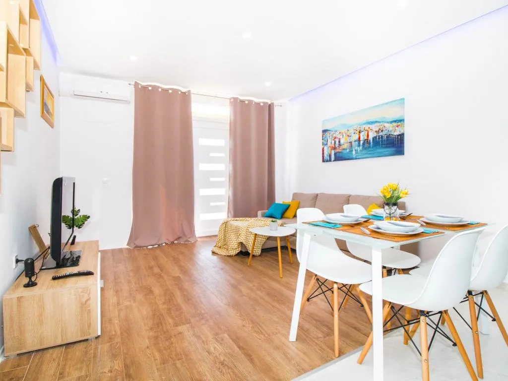 APARTMENT CAPACITY 2 Room, Apartments Dujo, Split