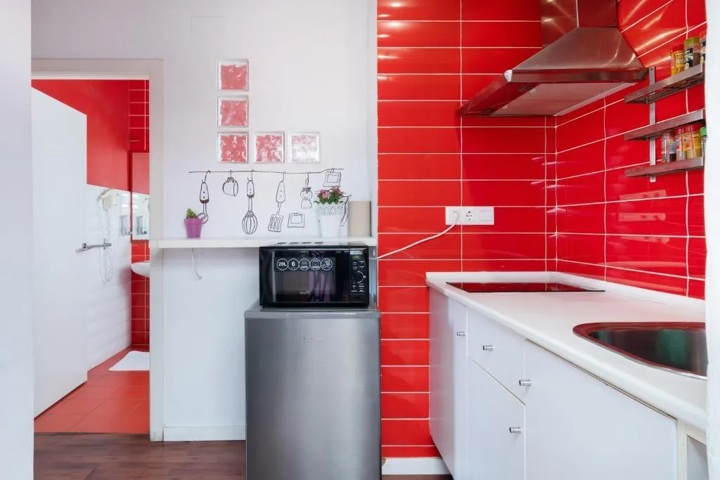DOUBLE WITH SHARED BATHROOM Room, Purple Nest, Valencia