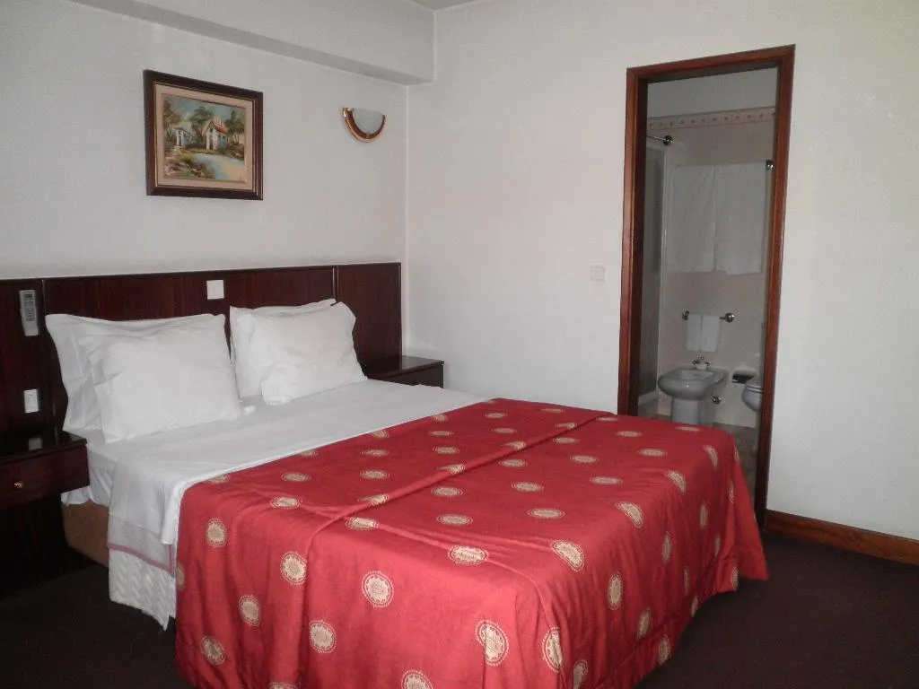 Double or Twin STANDARD Room, Hotel Residencial Batalha, Porto