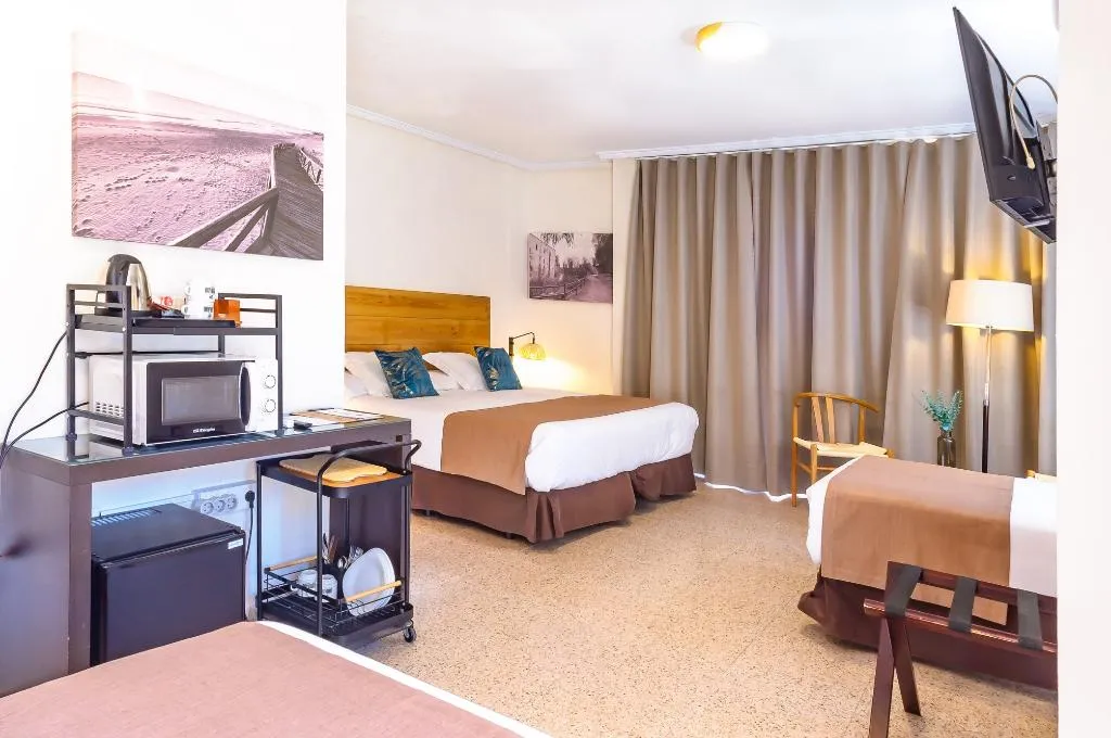 FAMILY ROOM CAPACITY 4 ONE BEDROOM Room, Eden Mar, Costa Blanca