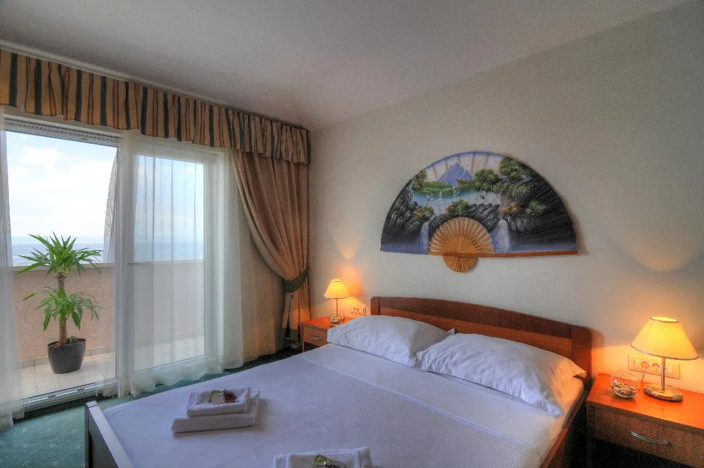 JUNIOR SUITE SEA VIEW WITH BALCONY Room, Hotel Rosina, Split