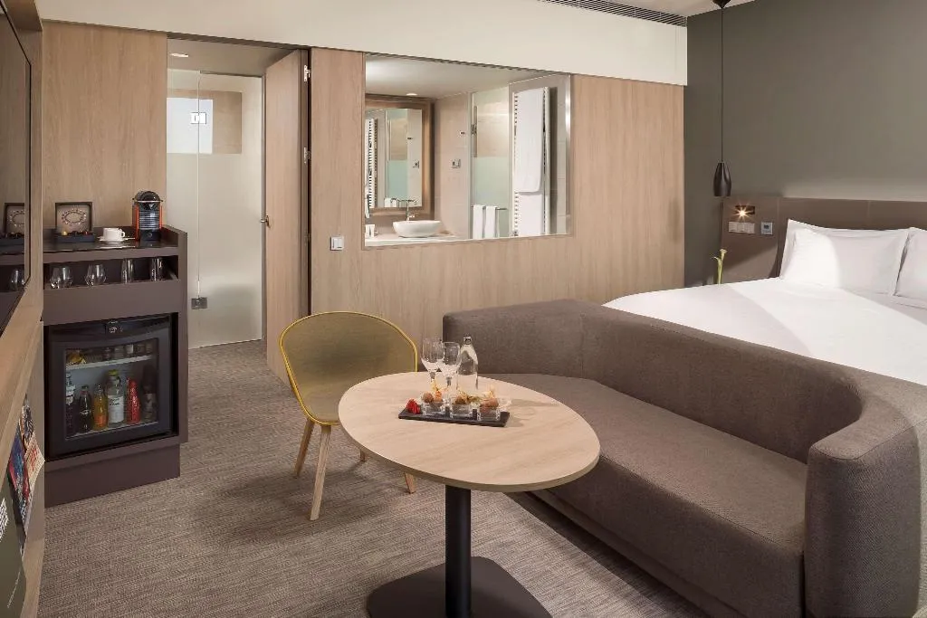 Room, Melia Barcelona Sky, Barcelona