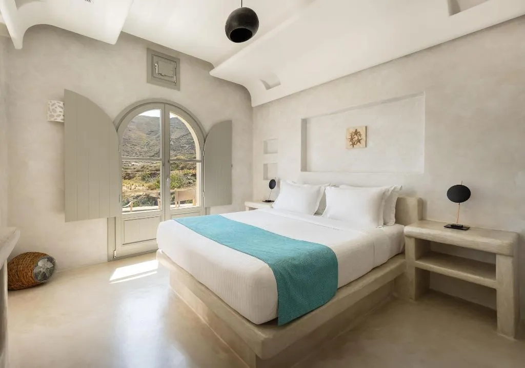 Room, Danae Suites, Santorini