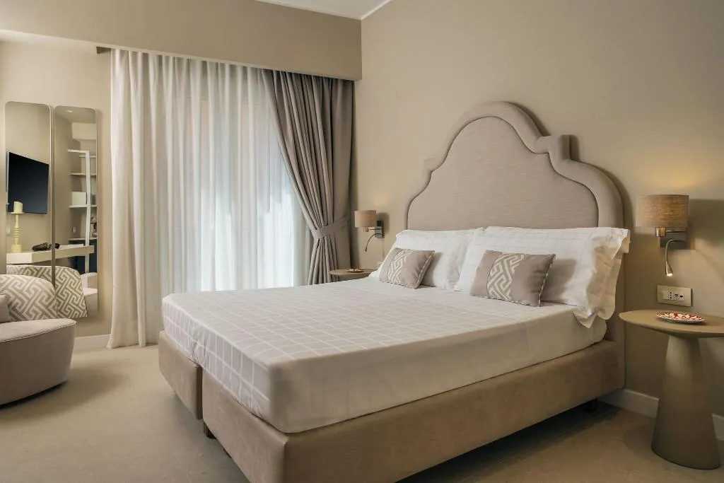 Room, Capri Hotel, Naples