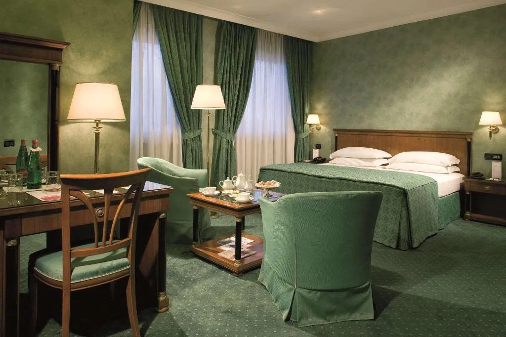 Room BUSINESS Room, Ramada Naples, Naples