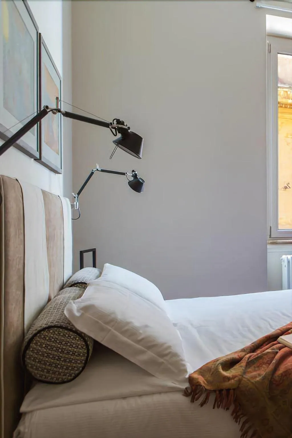 Room, Mynavona, Rome