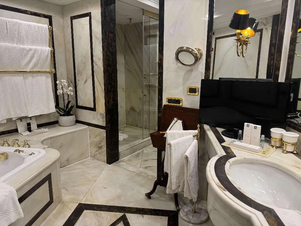 SUITE STANDARD Room, Rome Cavalieri, A Waldorf Astoria Hotel, Rome